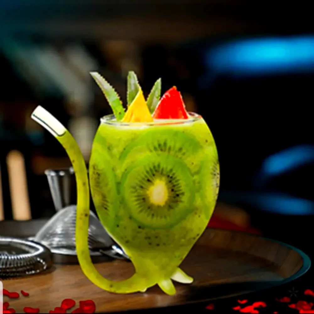 - HOST PICK: Vampire Straw Wine glass - Transparent